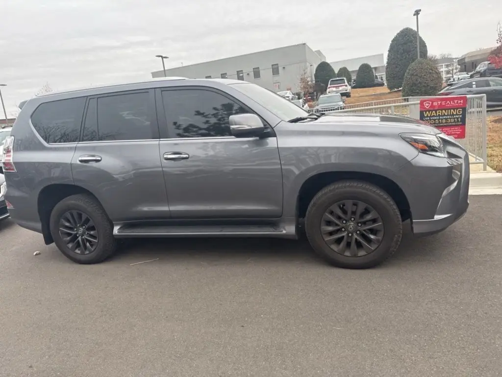 2023 Lexus GX 460 photo 2