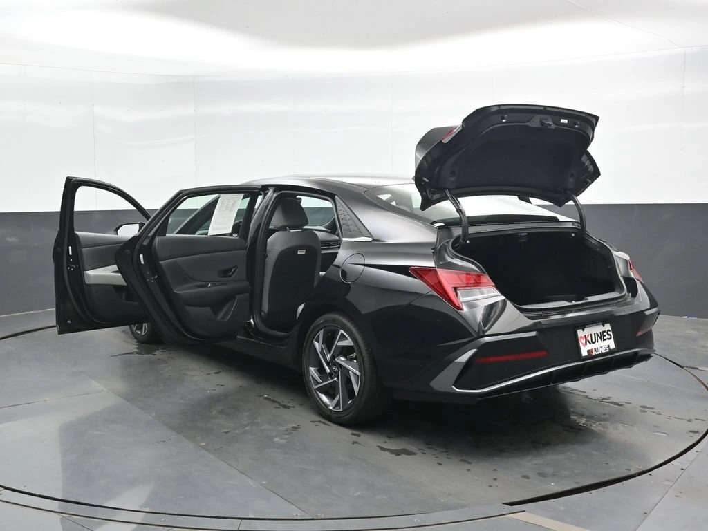 2026 Hyundai Elantra Limited - Photo 50