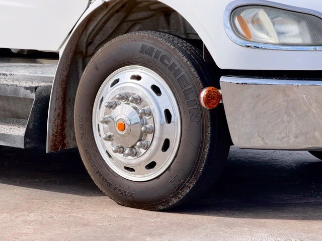 2006 Freightliner eM2 — photo 5