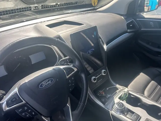 2021 Ford Edge SEL photo 4