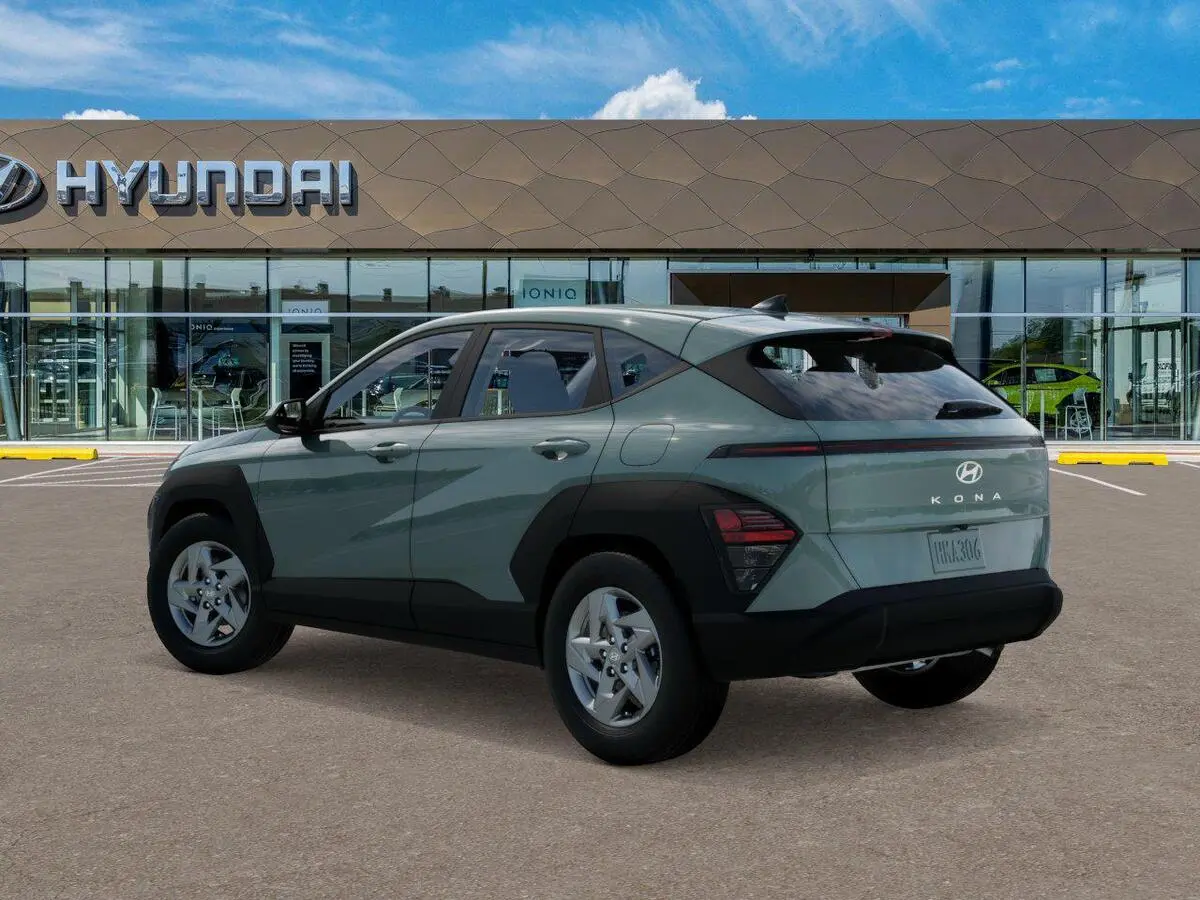 2026 Hyundai Kona SE photo 3