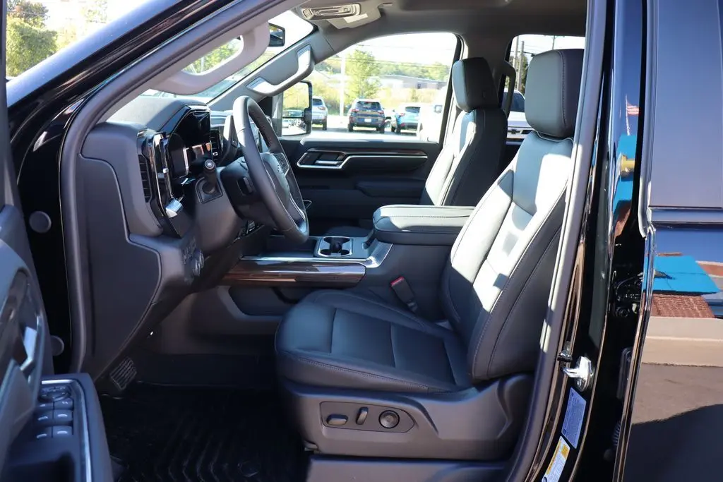 2026 Chevrolet Silverado LT photo 12