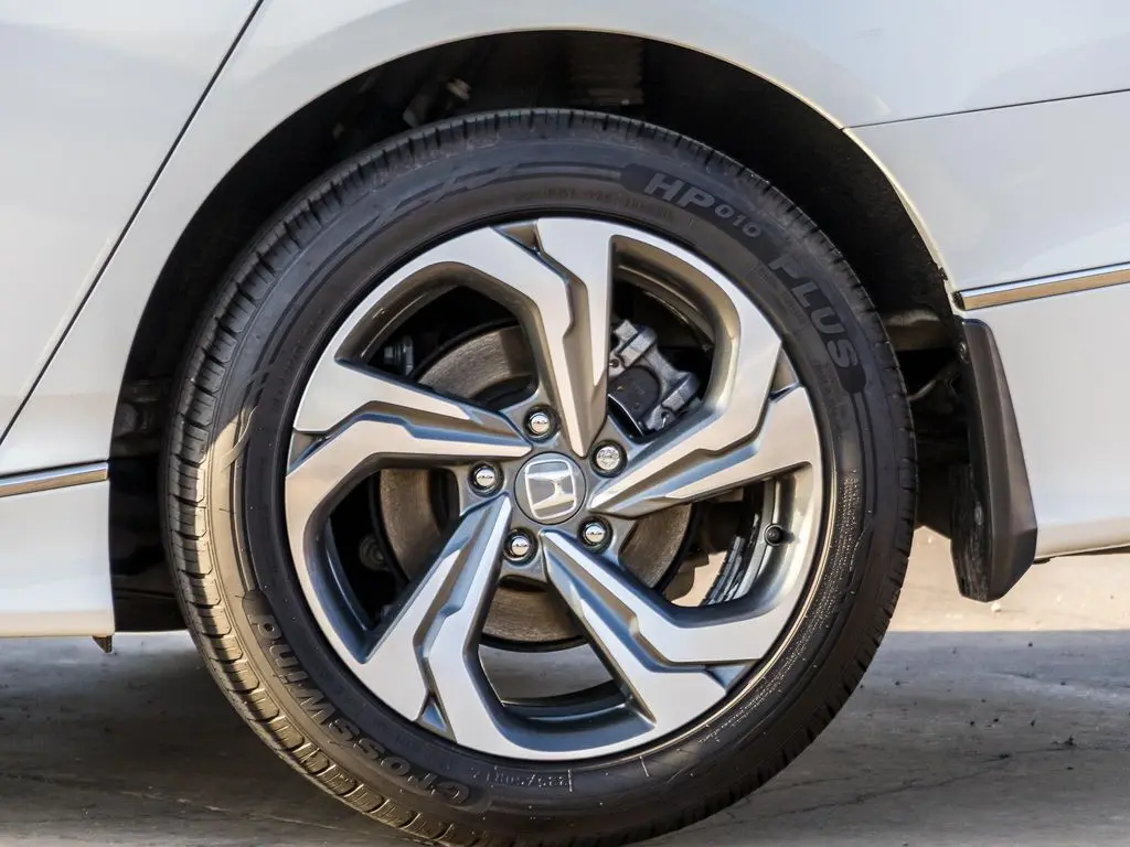 2019 Honda Accord EX photo 6