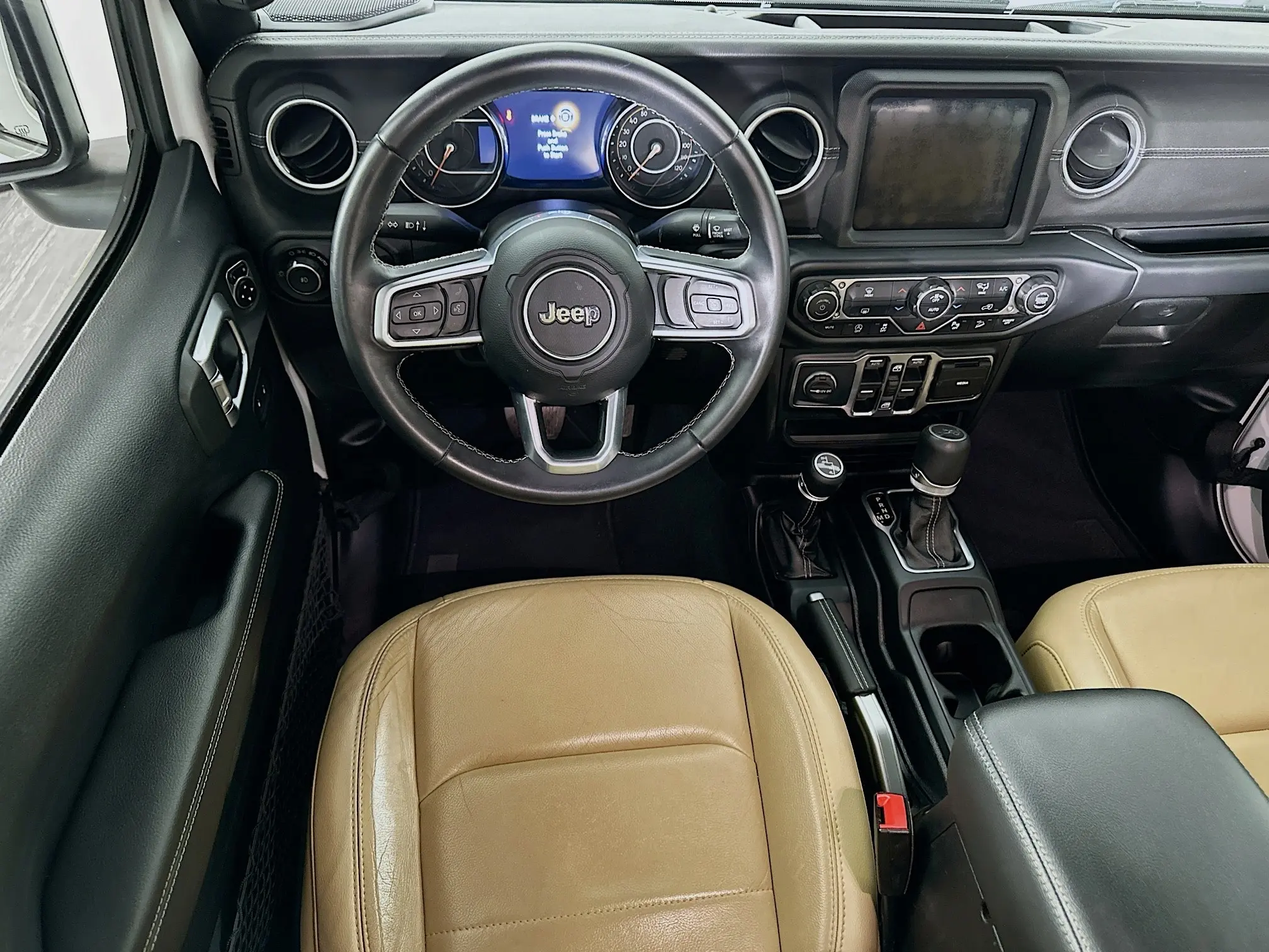 2019 Jeep Wrangler Unlimited Sahara photo 14