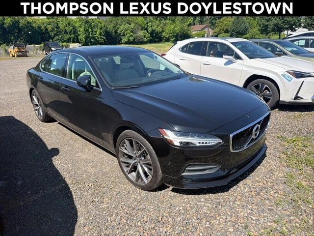 2018 Volvo S90 T5 Momentum AWD's photo