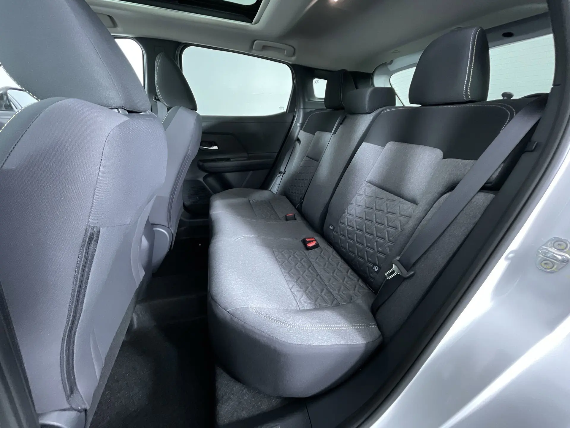 2026 Nissan Kicks SV photo 13