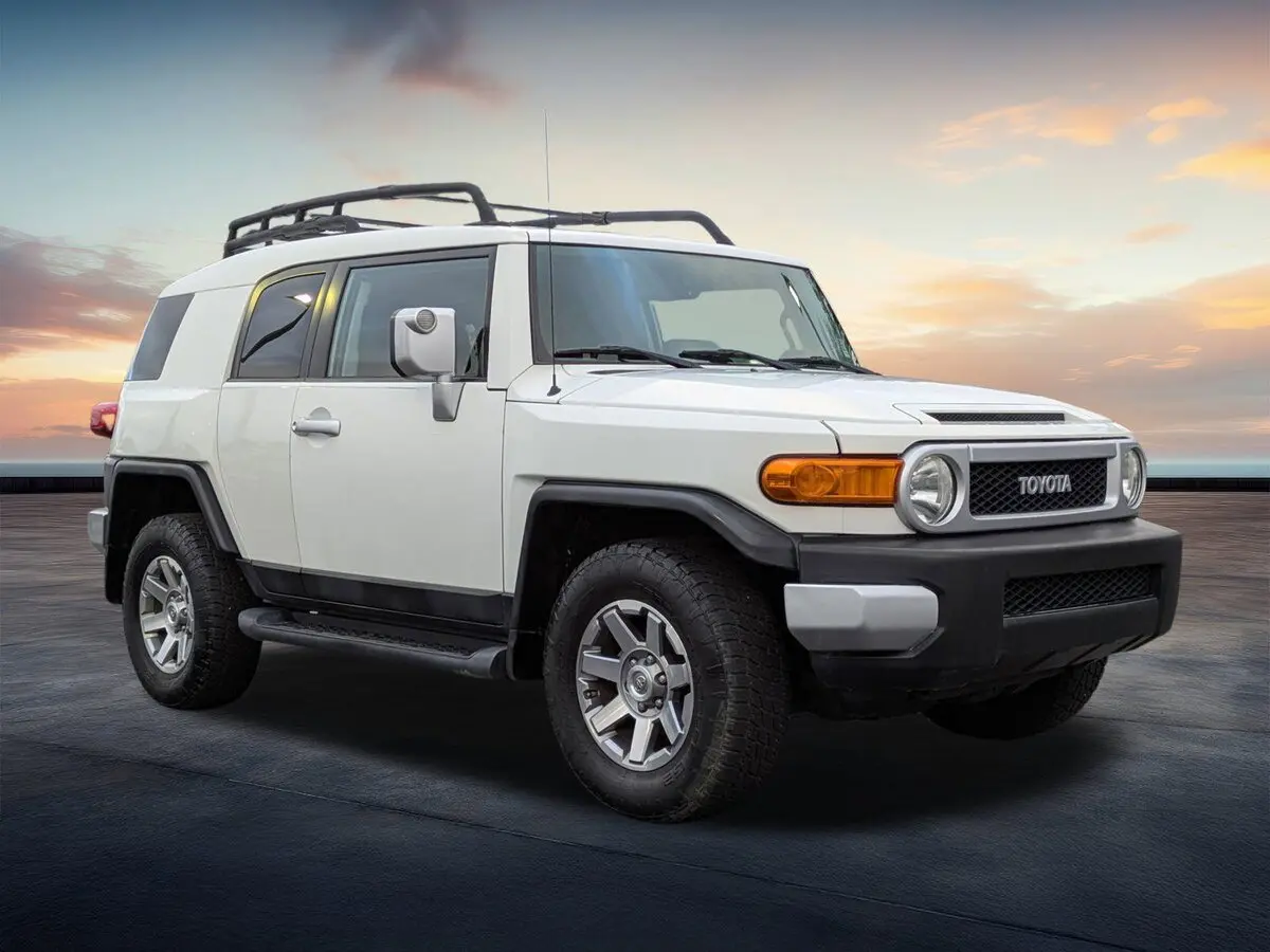 2014 Toyota FJ Cruiser Base's photo