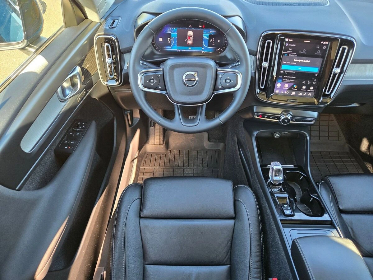 2023 Volvo - image 16