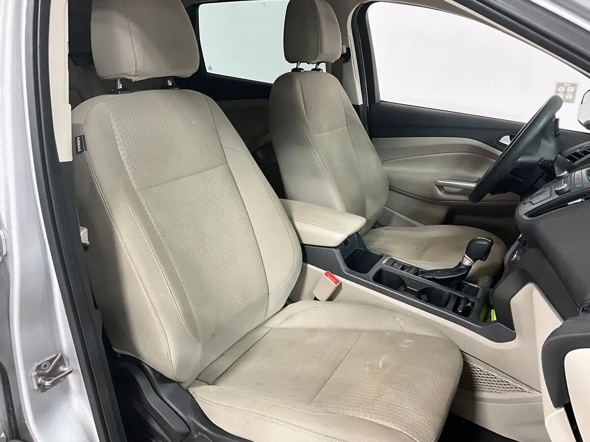 2017 Ford Escape SE photo 2