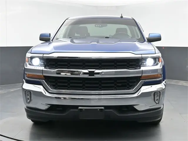2017 Chevrolet Silverado 1500 LT photo 3