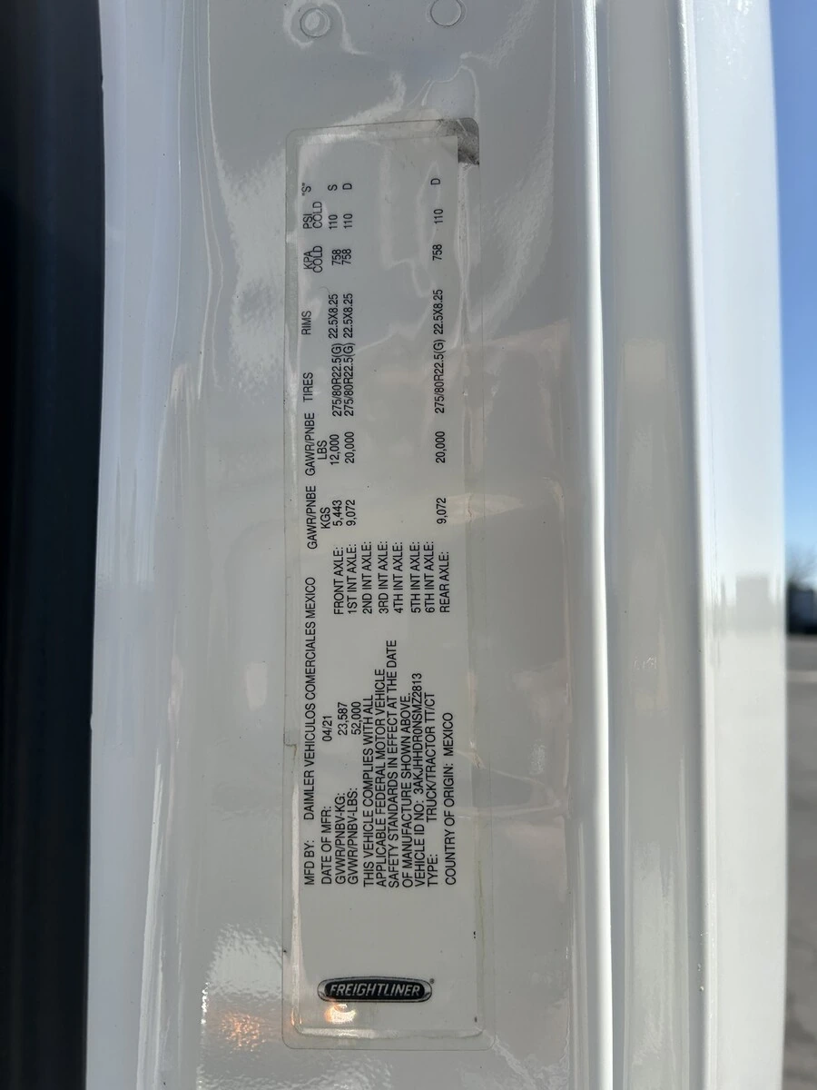 2022 Freightliner Cascadia - image 14