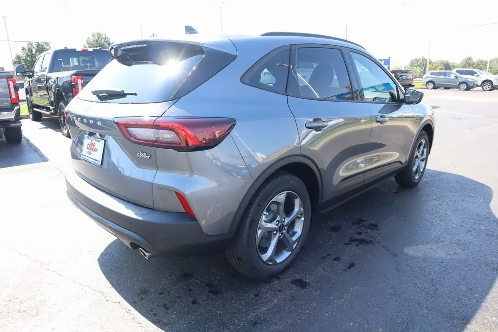 2026 Ford Escape ST-Line photo 21