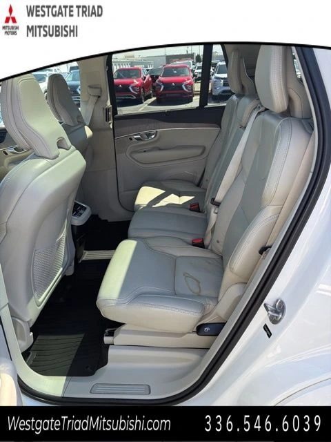 2022 Volvo - image 5