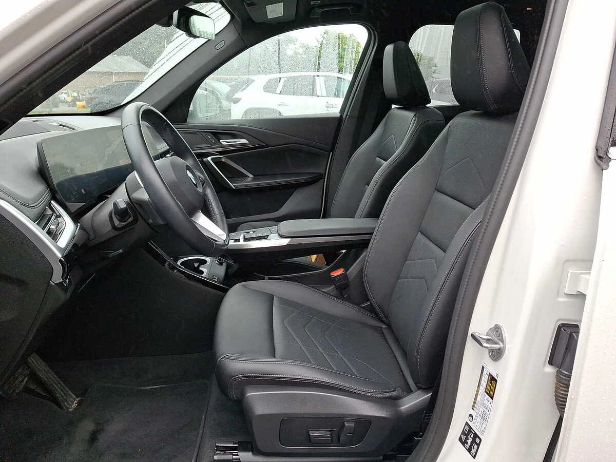 2025 BMW X1 28i - Photo 10