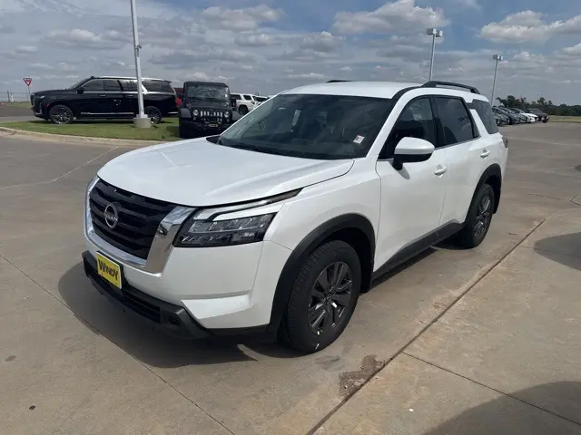 2026 Nissan Rogue SV photo 4