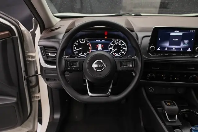 2023 Nissan Rogue S photo 22