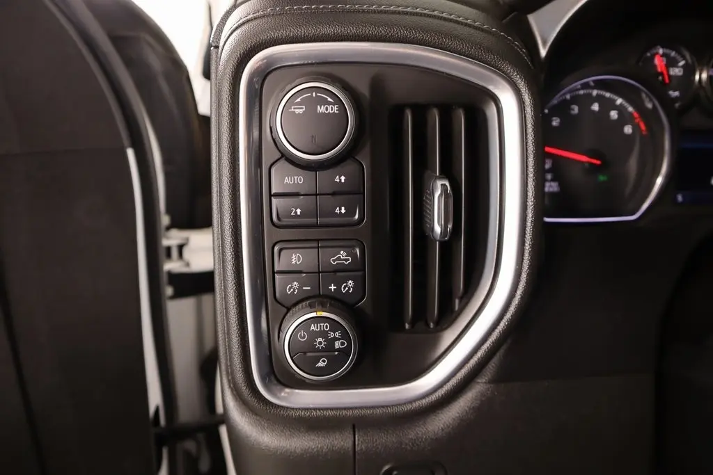 2021 Chevrolet Silverado 1500 LTZ photo 8