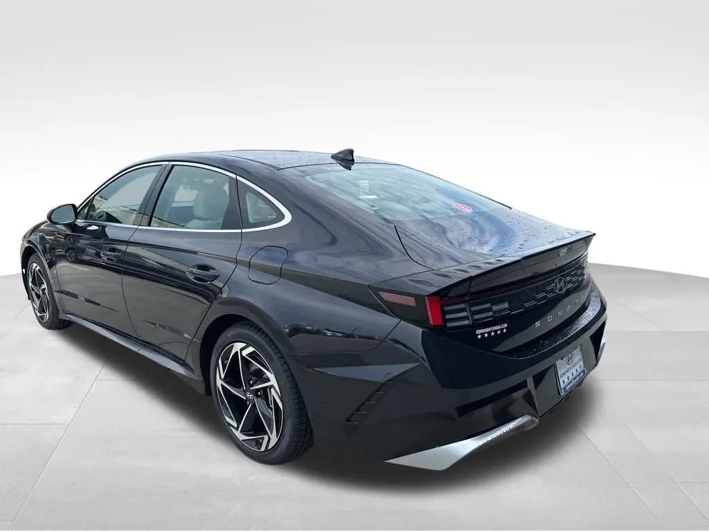 2026 Hyundai Sonata SEL Sport photo 8