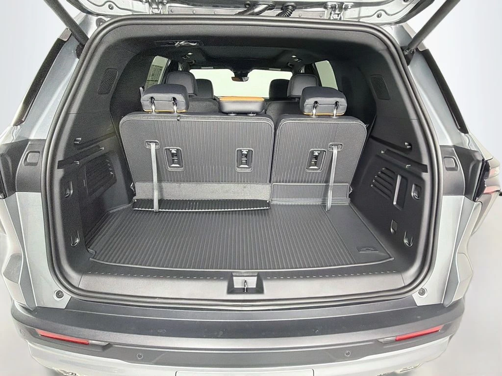 2027 Chevrolet Traverse Z71 - Photo 27