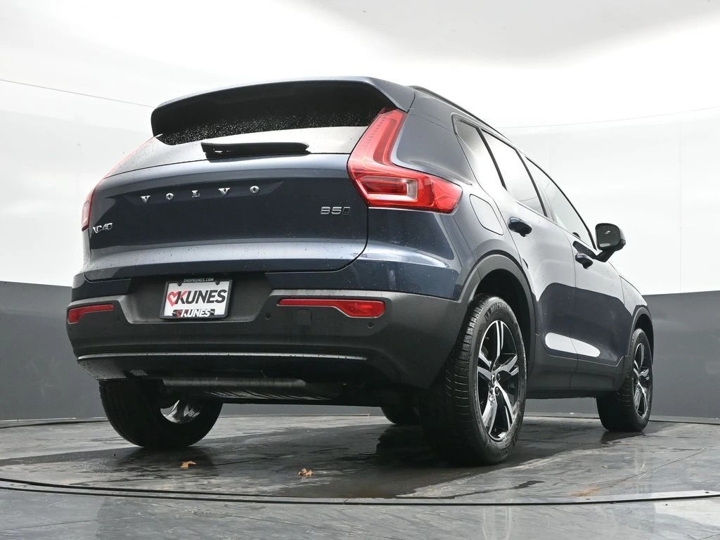 2026 Volvo - image 37