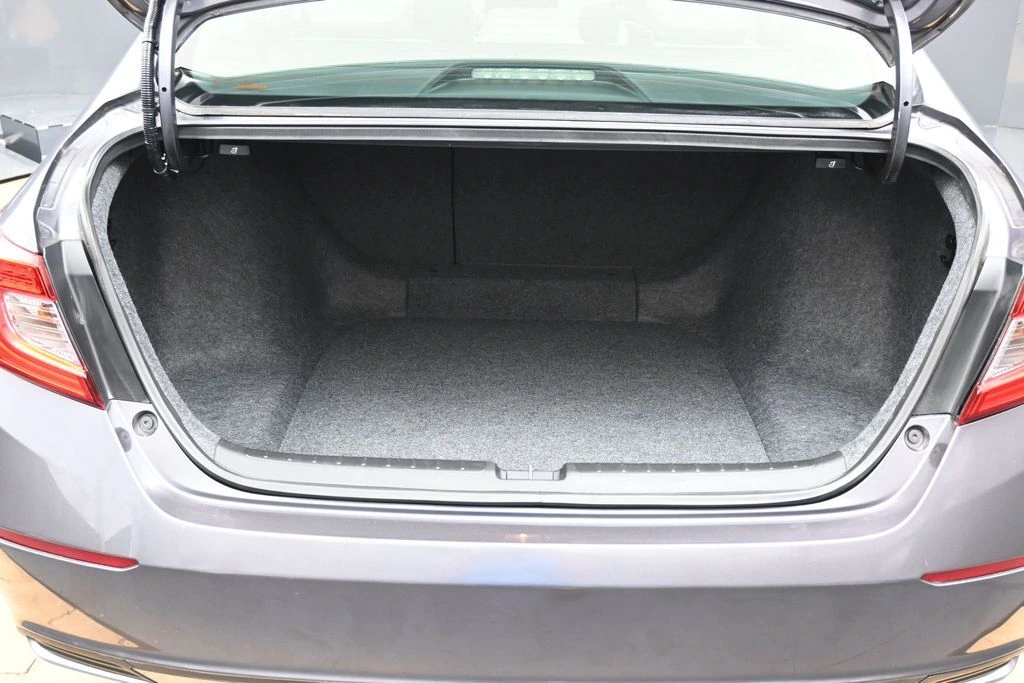2018 Honda Accord EX-L - Photo 10