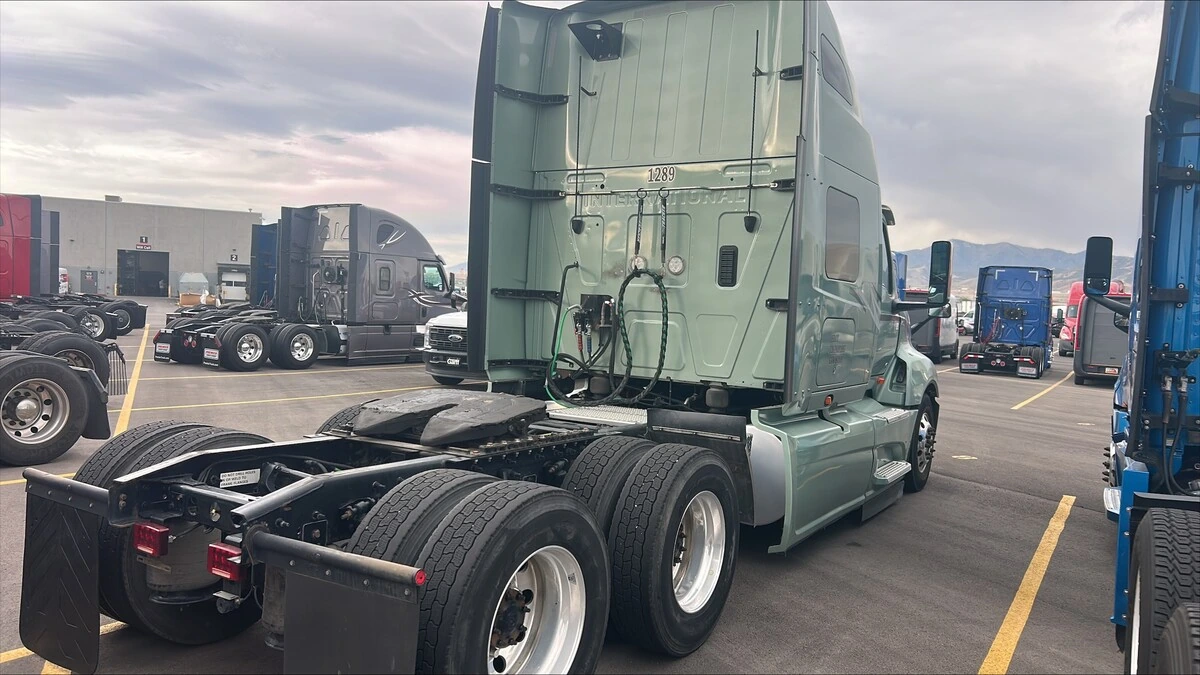2023 International LT — photo 2