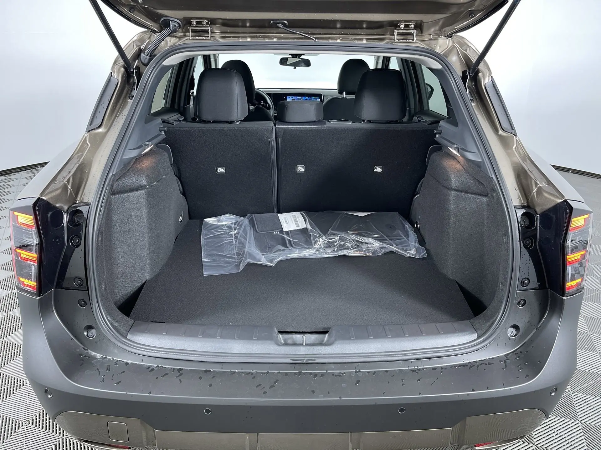 2026 Nissan Kicks SV photo 20