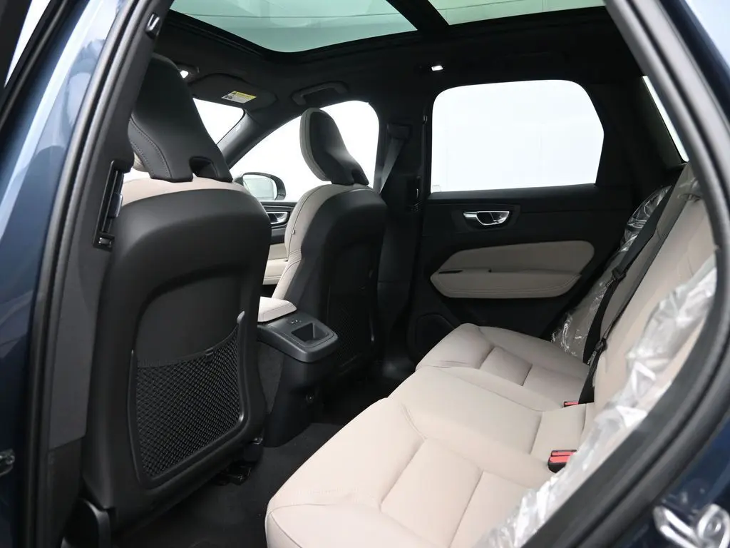 2026 Volvo - image 23