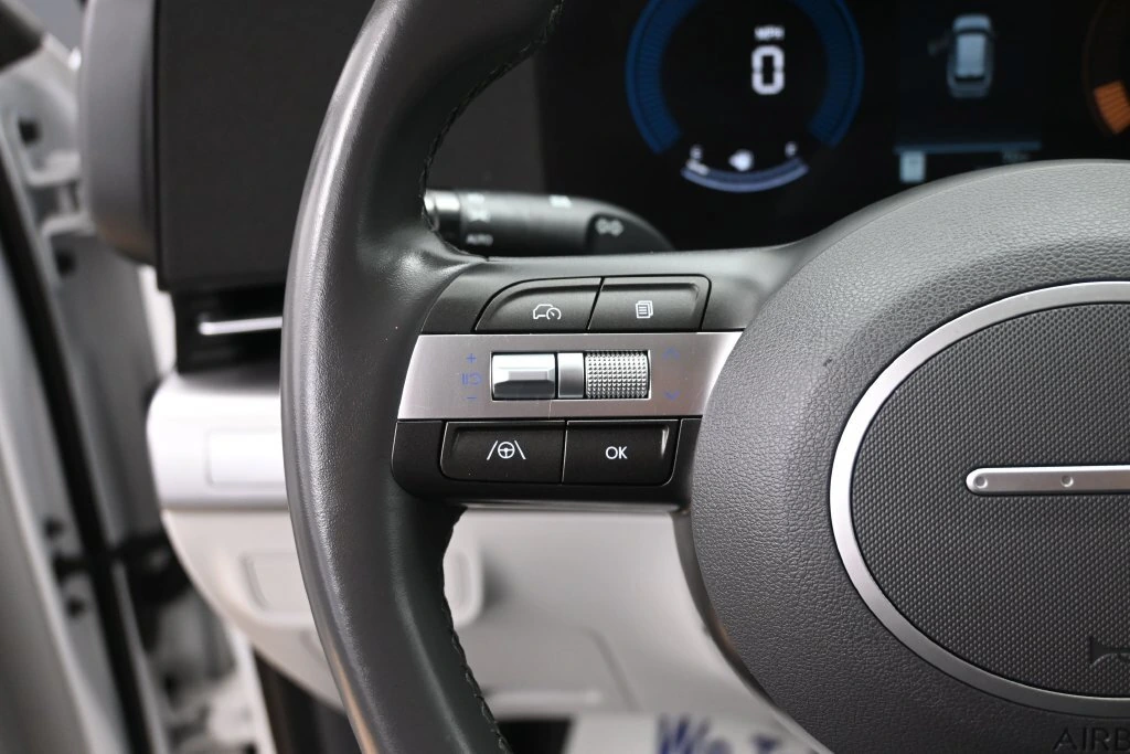2025 Hyundai Kona SEL - Photo 12