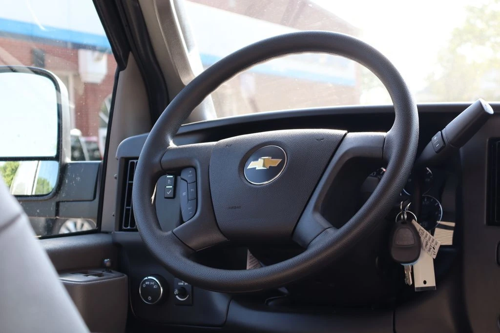 2025 Chevrolet Express Cargo Work Van - Photo 44