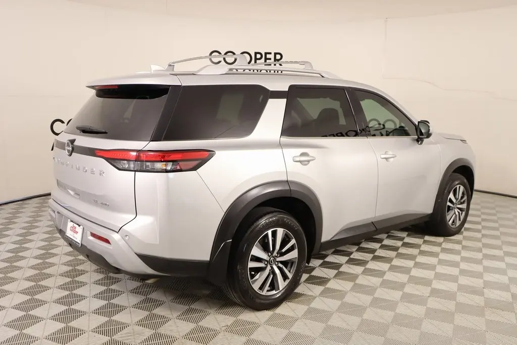 2024 Nissan Pathfinder SL photo 22