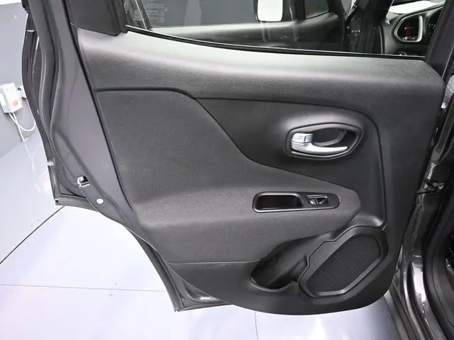 2021 Jeep Renegade Latitude photo 22