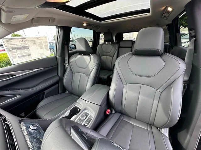 2027 INFINITI QX60 LUXE - Photo 30