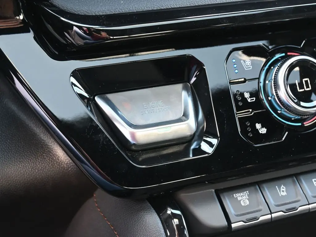 2025 Gmc Sierra HD AT4 photo 17
