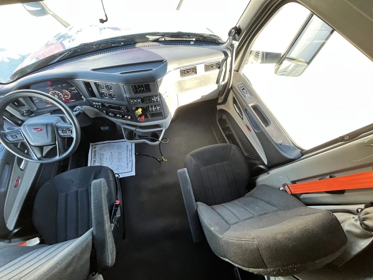 2023 Peterbilt 579 - image 33