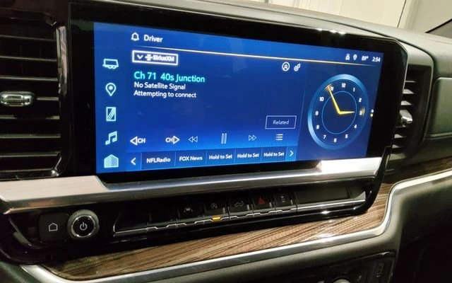 2022 Chevrolet Silverado 1500 LT - Photo 17