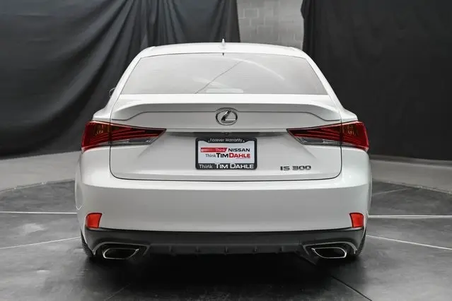 2019 Lexus IS 300 photo 11