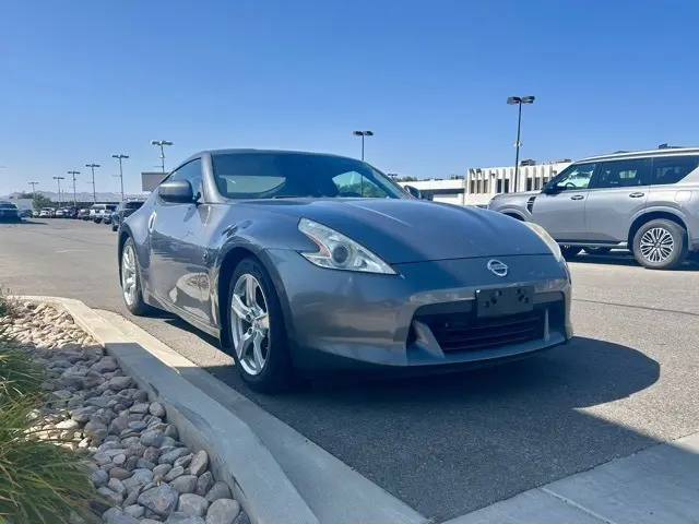 2012 Nissan 370Z Base photo 2