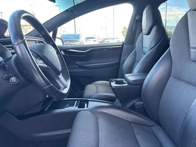 2017 Tesla Model X 75D photo 26