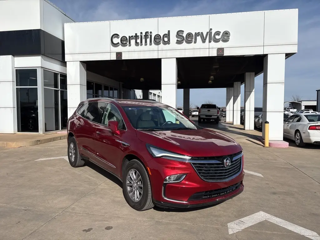 2023 Buick Enclave Essence's photo