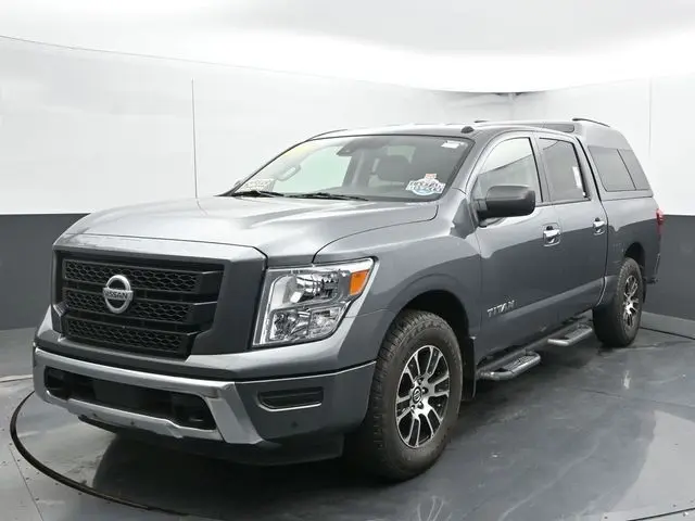 2021 Nissan Titan SV photo 4
