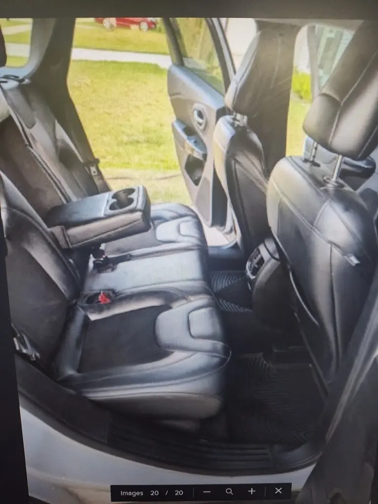2020 Jeep Cherokee Altitude photo 11