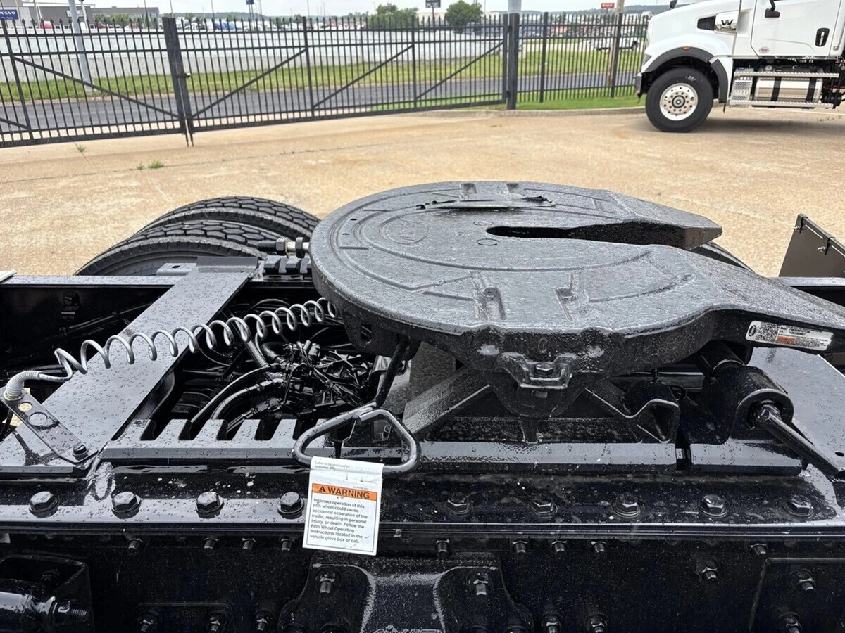 2027 Western Star 49X — photo 7
