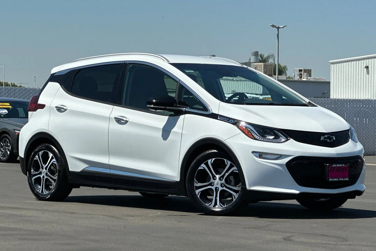 Used 2020 Chevrolet Bolt EV Premier with VIN 1G1FZ6S05L4134038 for sale in Dinuba, CA