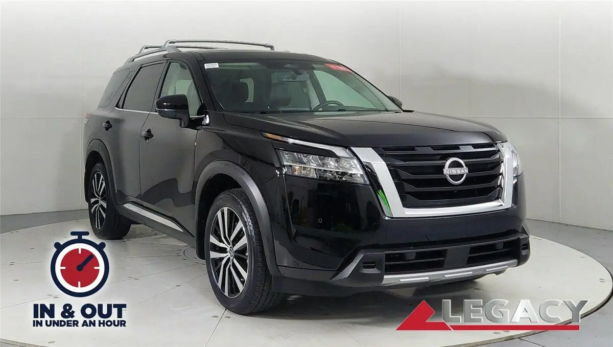 2024 Nissan Pathfinder Platinum's photo