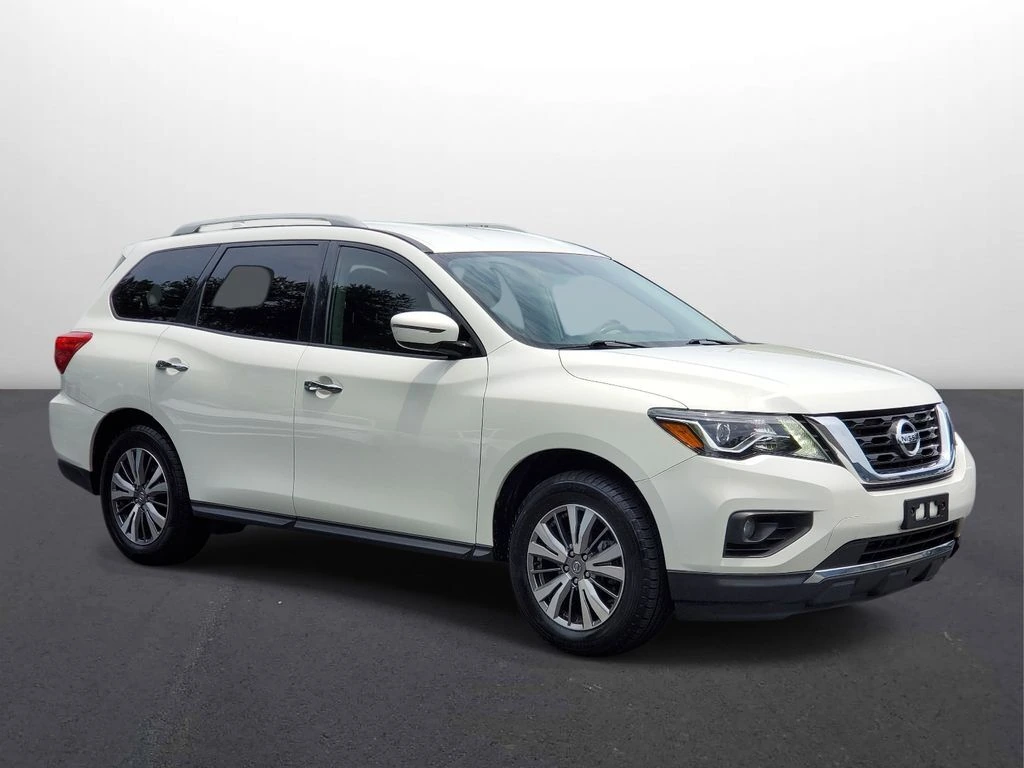 2019 Nissan Pathfinder SV 2WD's photo