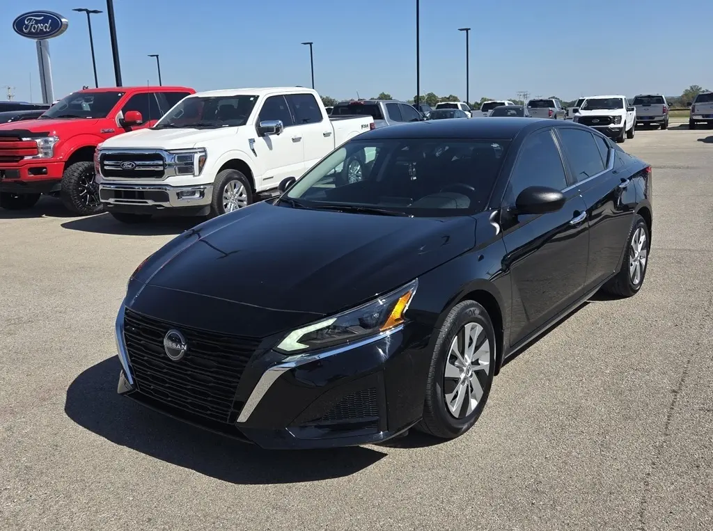 2024 Nissan Altima 2.5 S photo 2