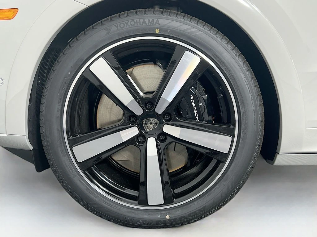 2026 Porsche Cayenne Coupe Turbo E-Hybrid - Photo 33