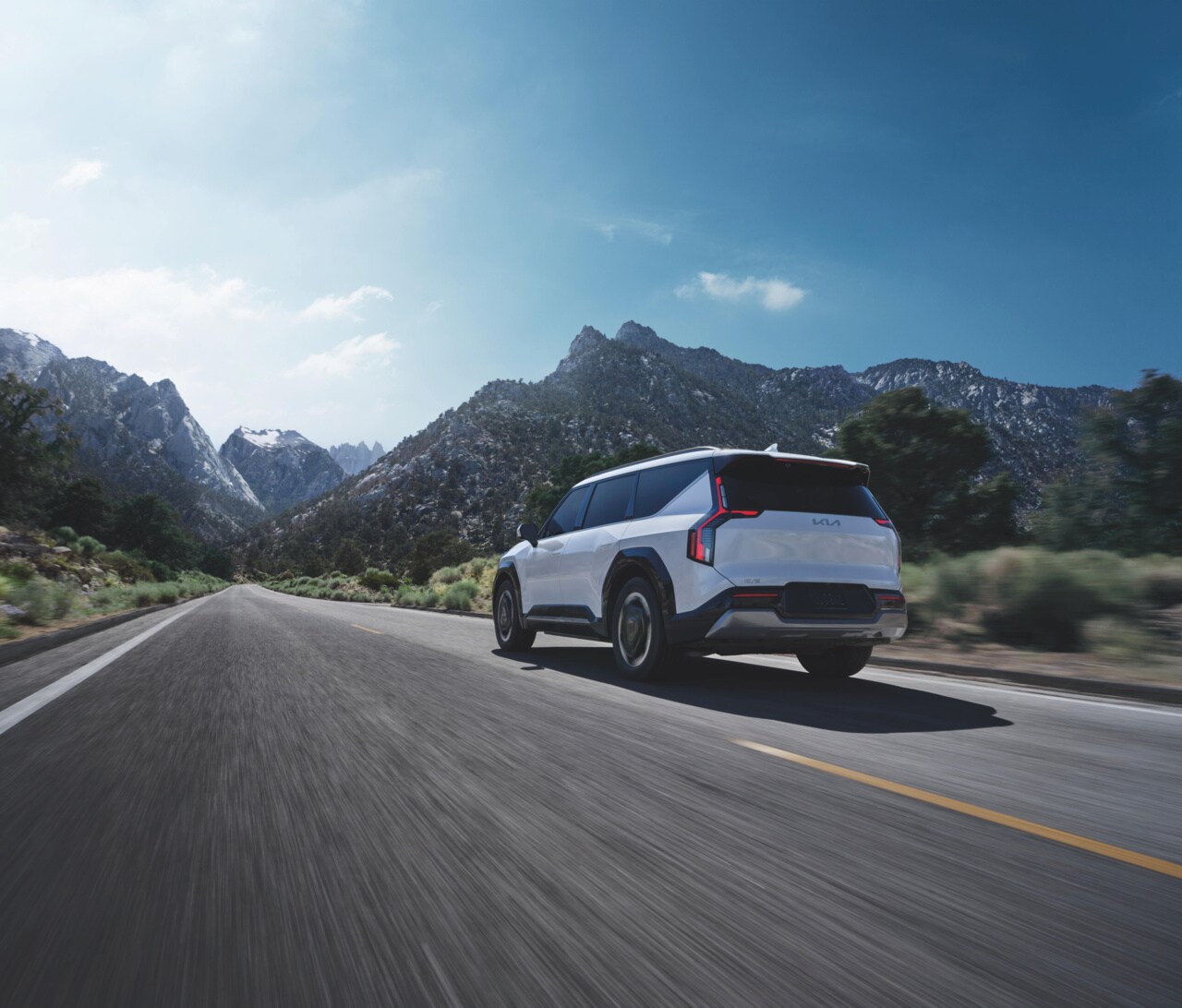 Electric SUV exterior comparison image