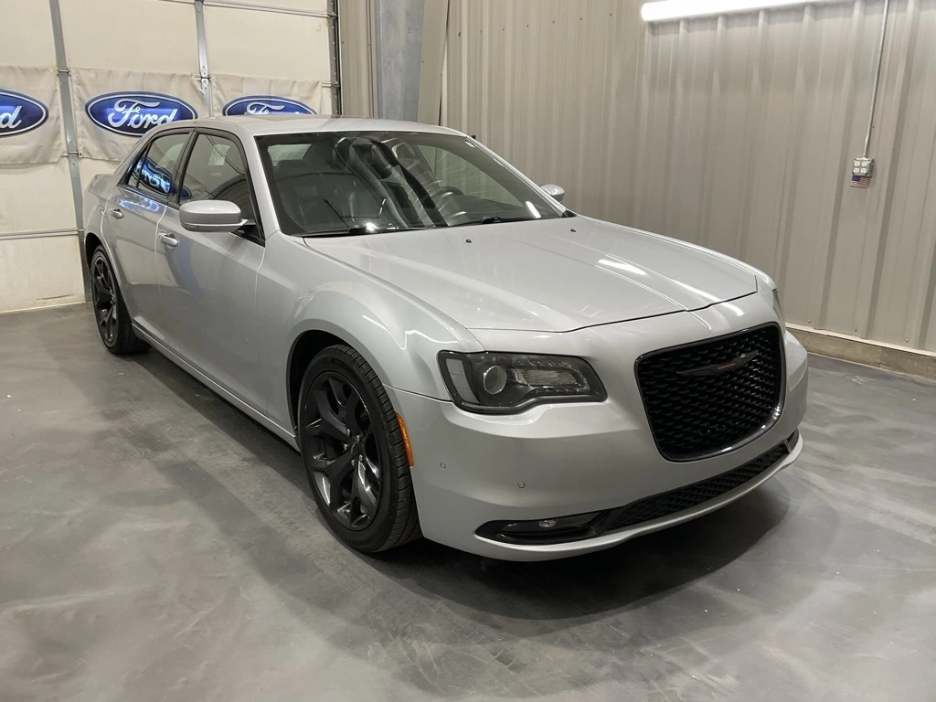 2022 Chrysler 300 S's photo